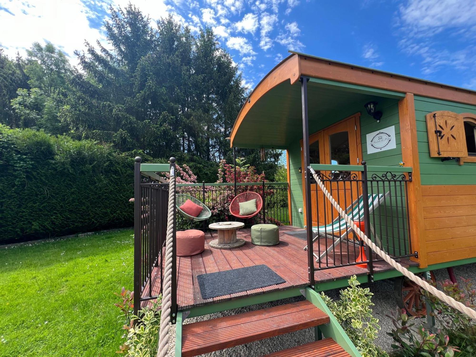 La Roulotte Deluxe De Malpas Bed & Breakfast Quingey Екстериор снимка