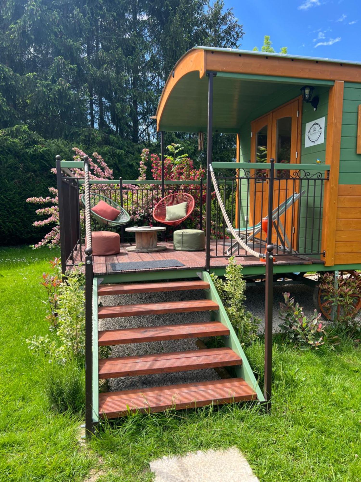 La Roulotte Deluxe De Malpas Bed & Breakfast Quingey Екстериор снимка