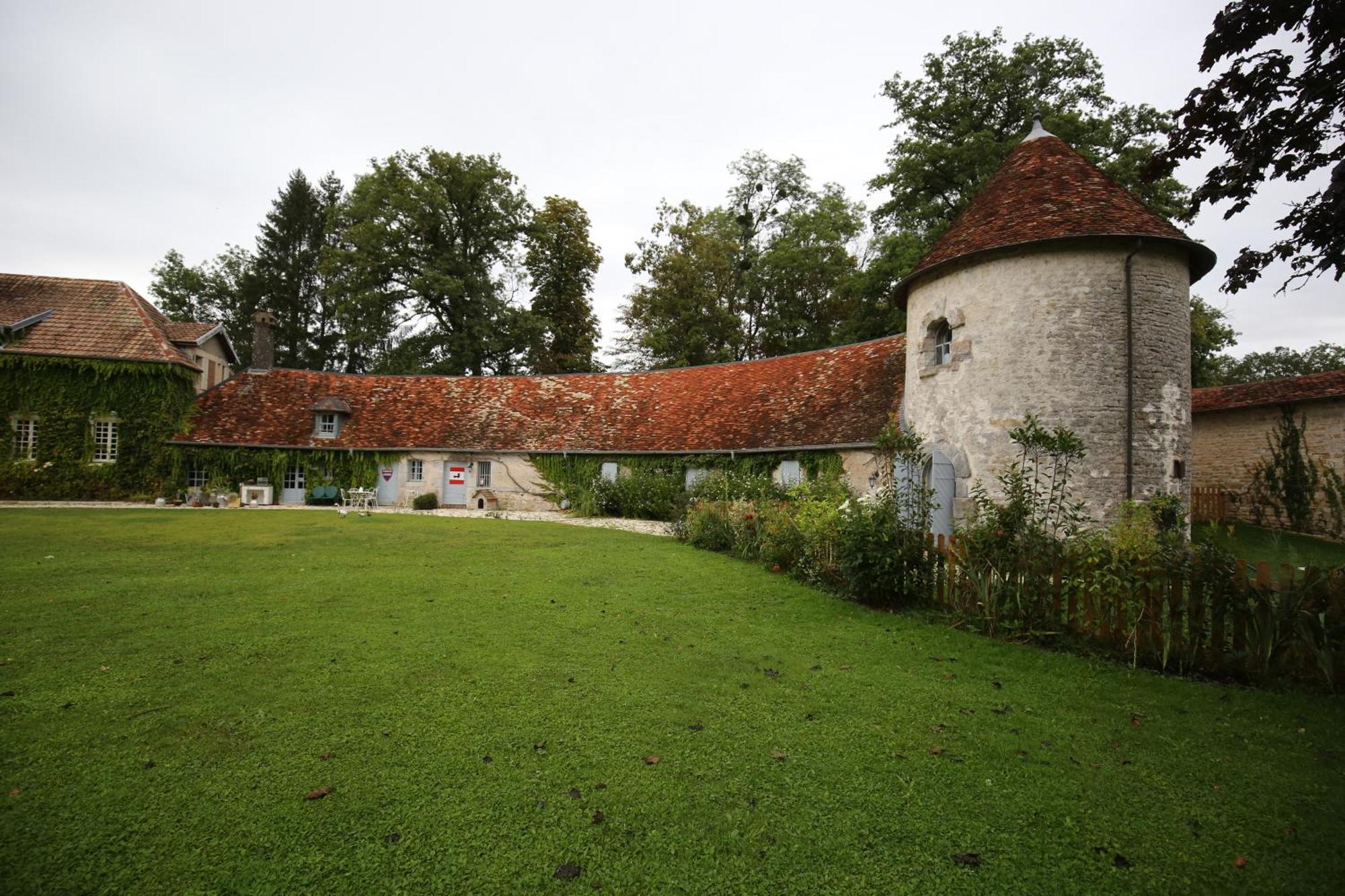 La Roulotte Deluxe De Malpas Bed & Breakfast Quingey Екстериор снимка