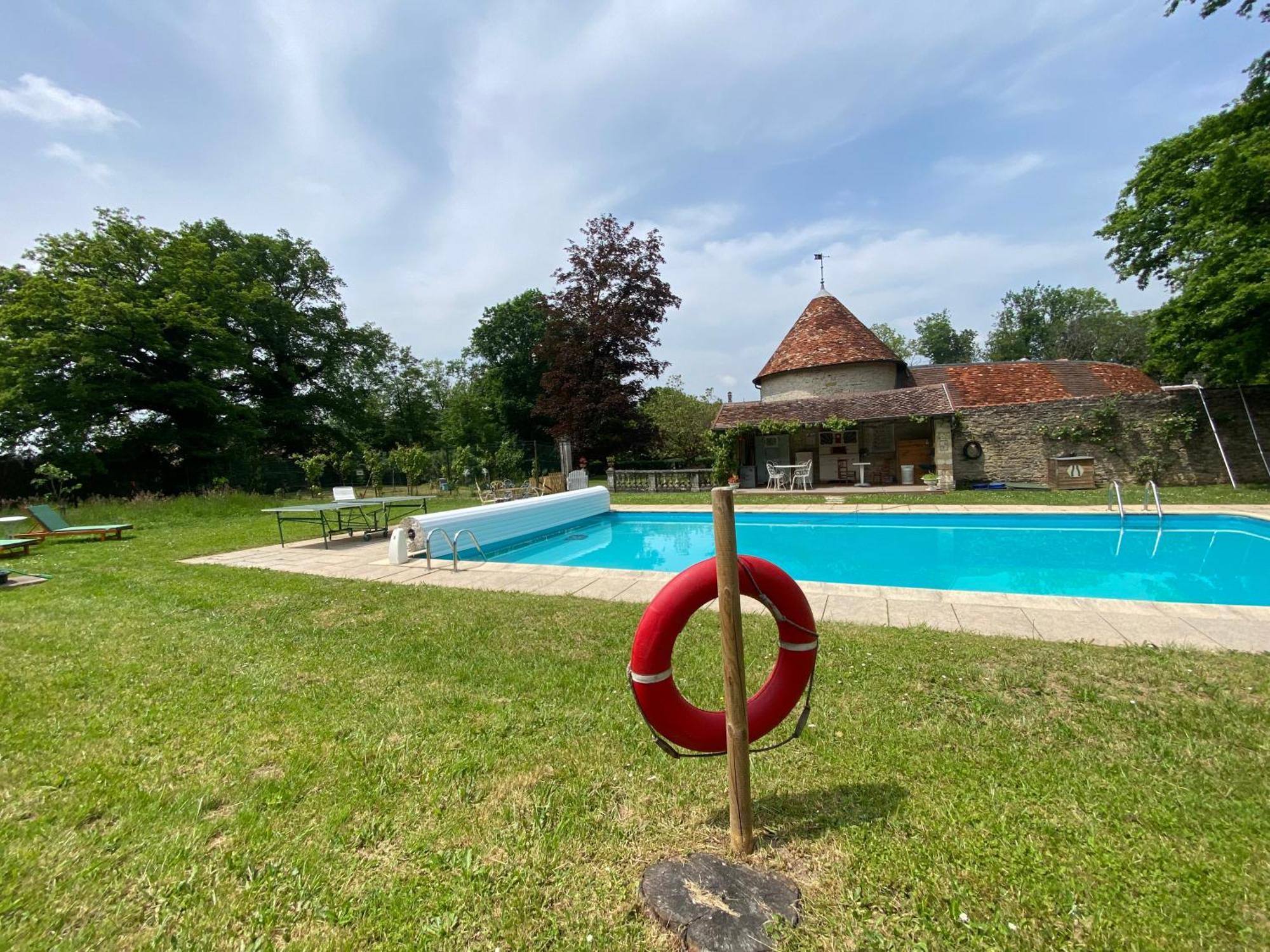 La Roulotte Deluxe De Malpas Bed & Breakfast Quingey Екстериор снимка