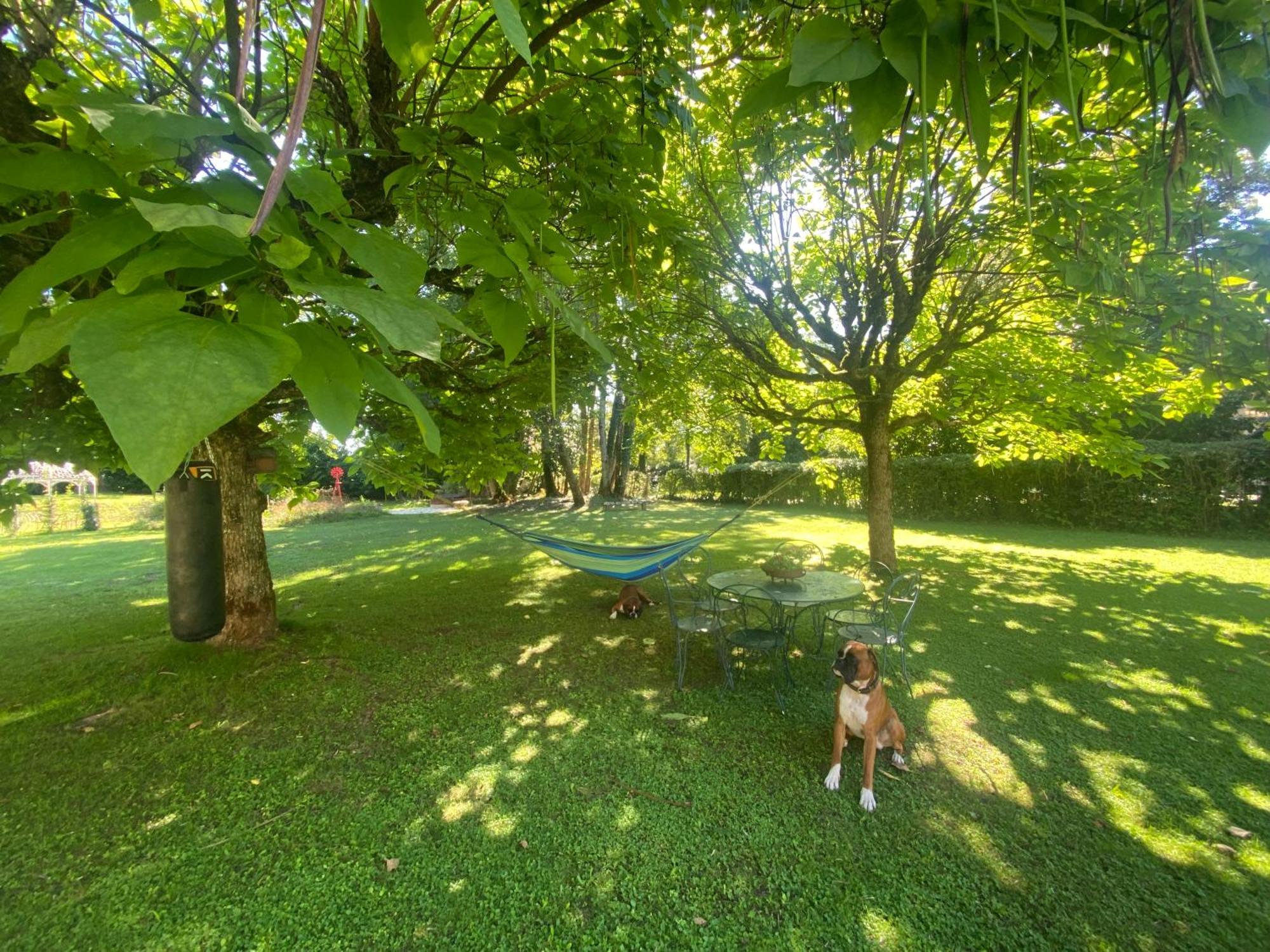La Roulotte Deluxe De Malpas Bed & Breakfast Quingey Екстериор снимка