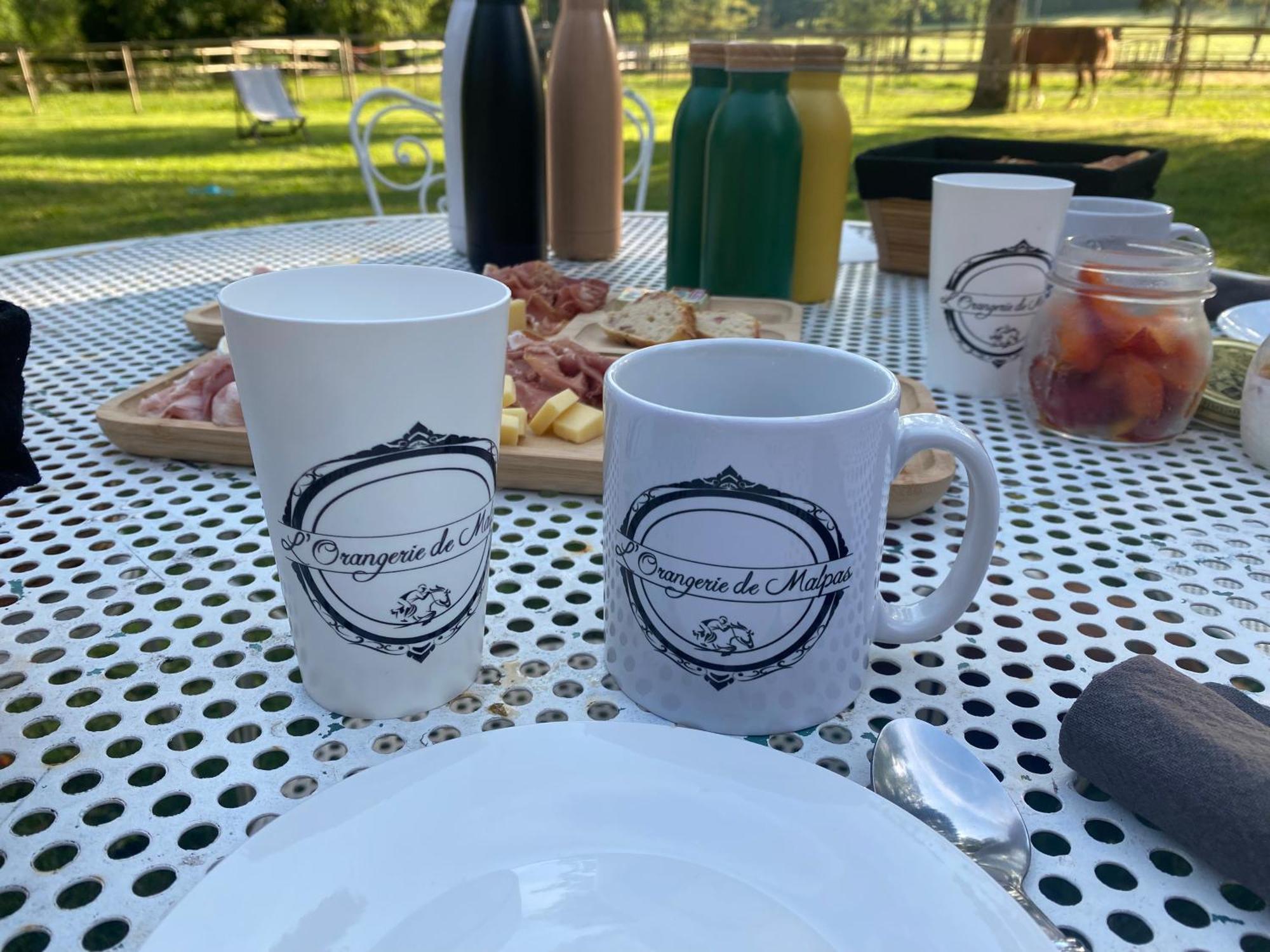 La Roulotte Deluxe De Malpas Bed & Breakfast Quingey Екстериор снимка