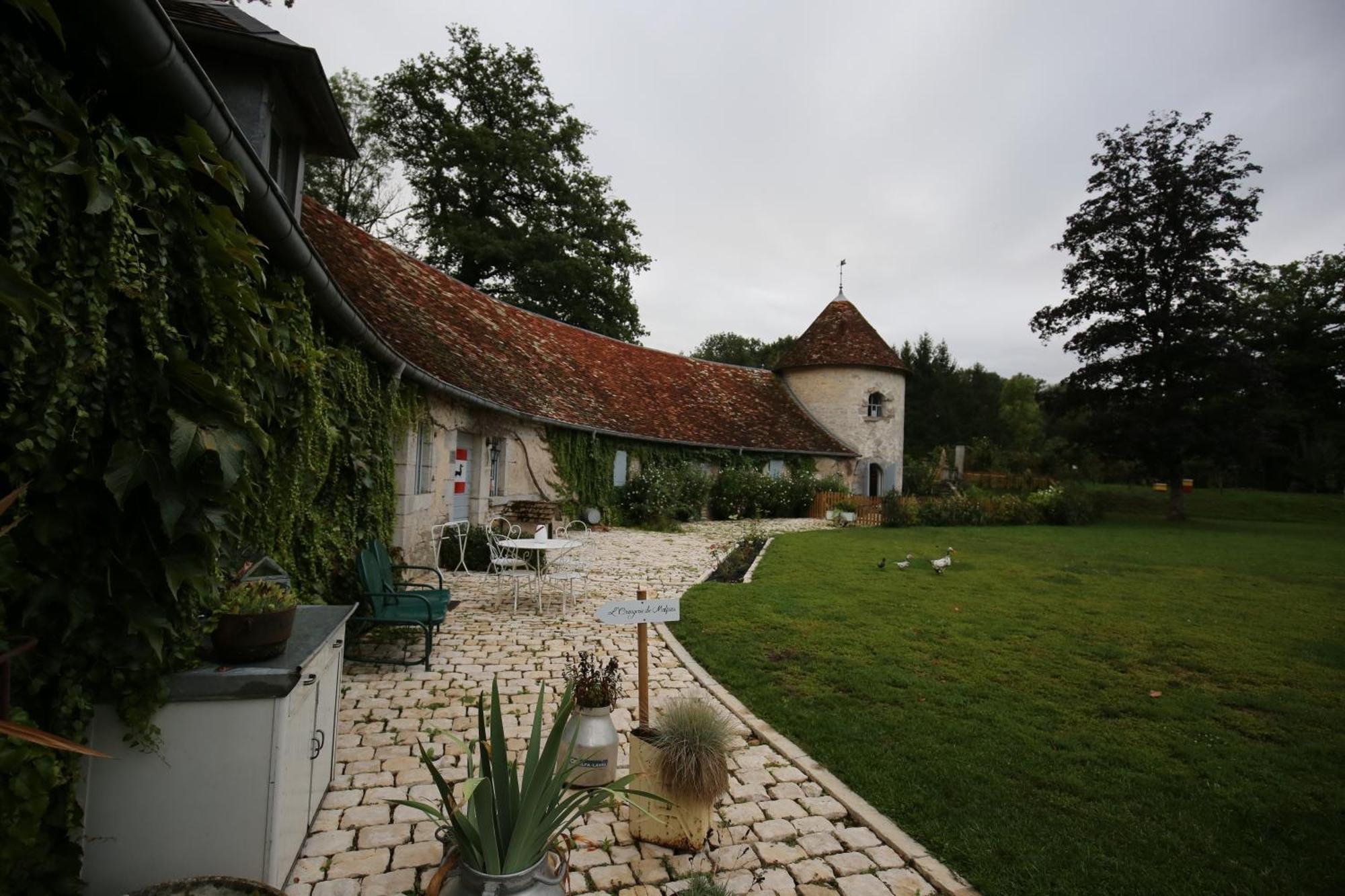 La Roulotte Deluxe De Malpas Bed & Breakfast Quingey Екстериор снимка