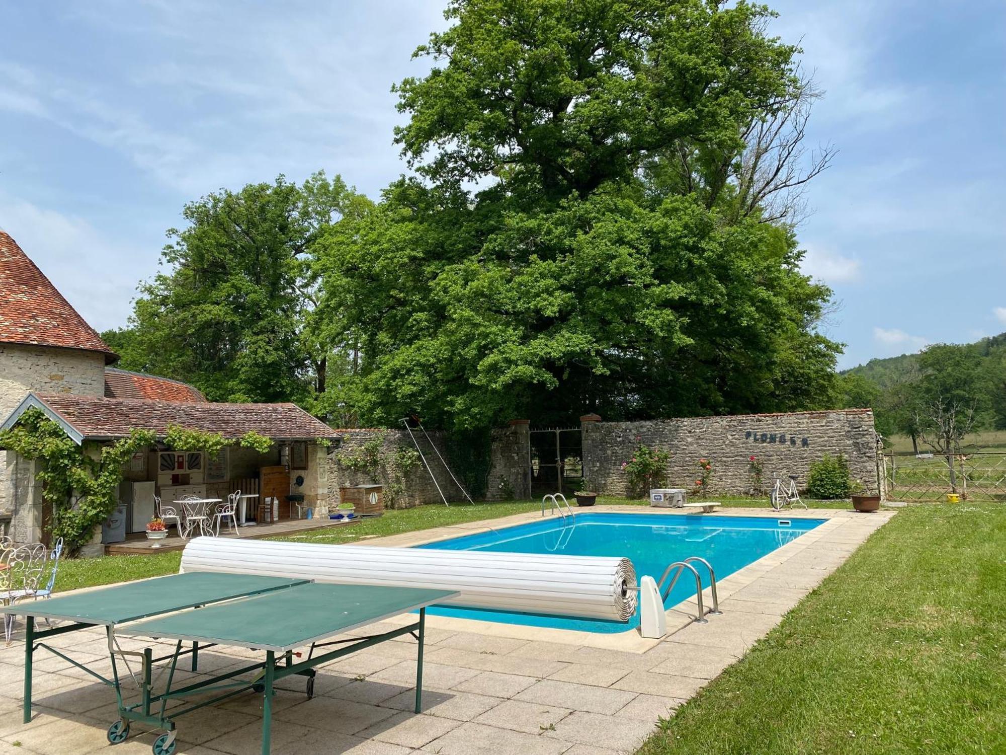 La Roulotte Deluxe De Malpas Bed & Breakfast Quingey Екстериор снимка