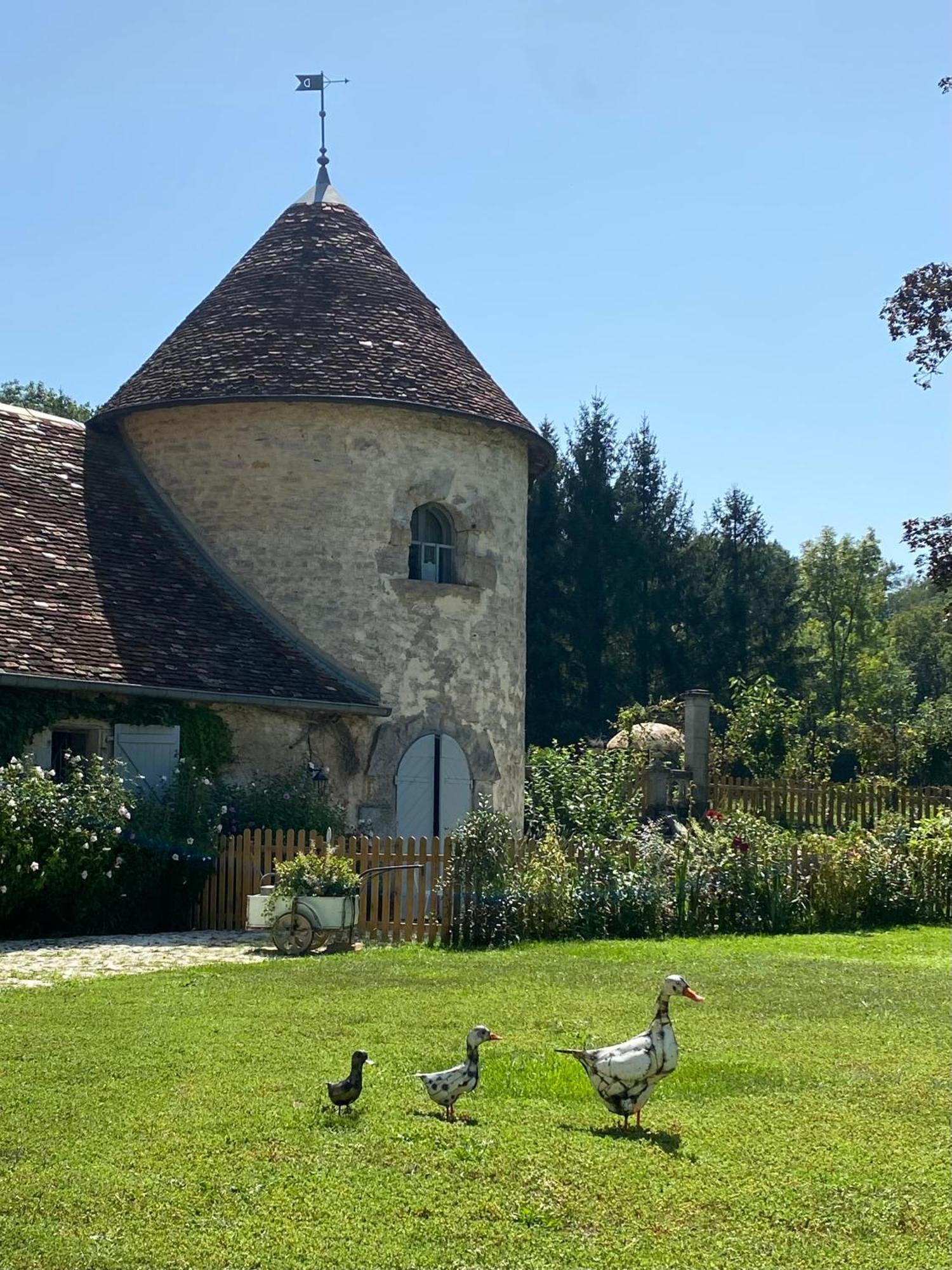 La Roulotte Deluxe De Malpas Bed & Breakfast Quingey Екстериор снимка