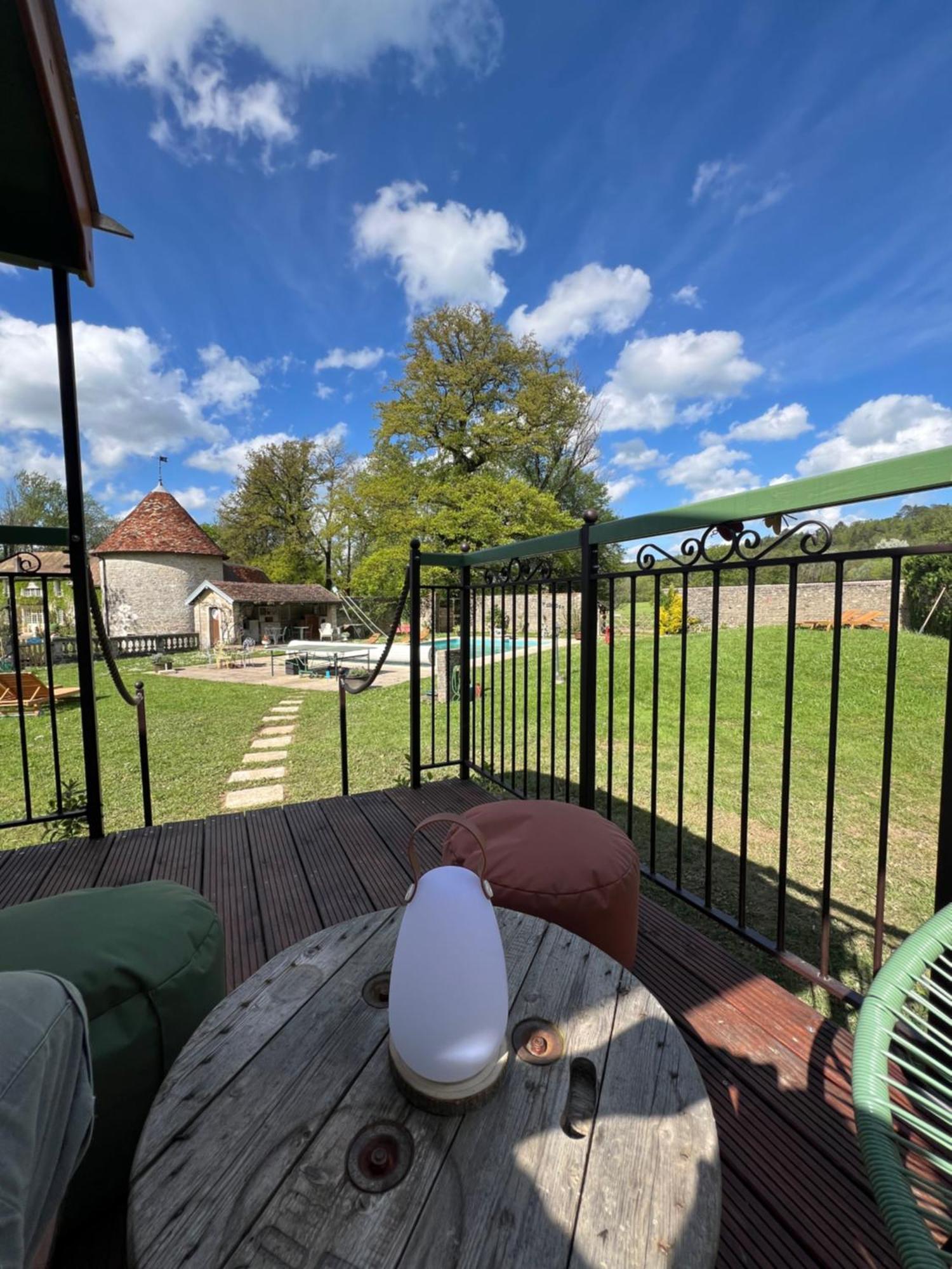 La Roulotte Deluxe De Malpas Bed & Breakfast Quingey Екстериор снимка